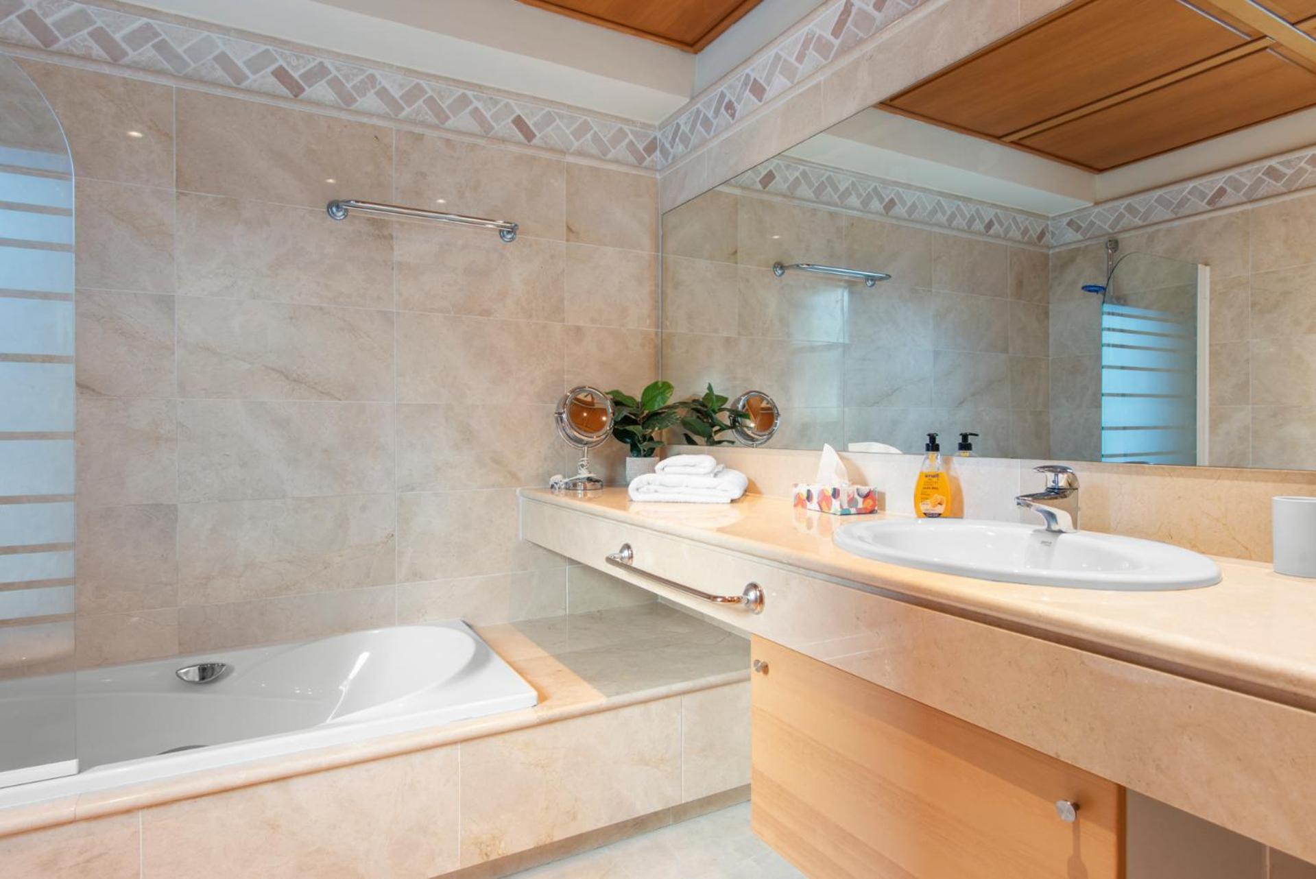 Luxury Villa Robledal By Mabiente - Views Of The Sea And The Golf Course Marbella Exterior foto
